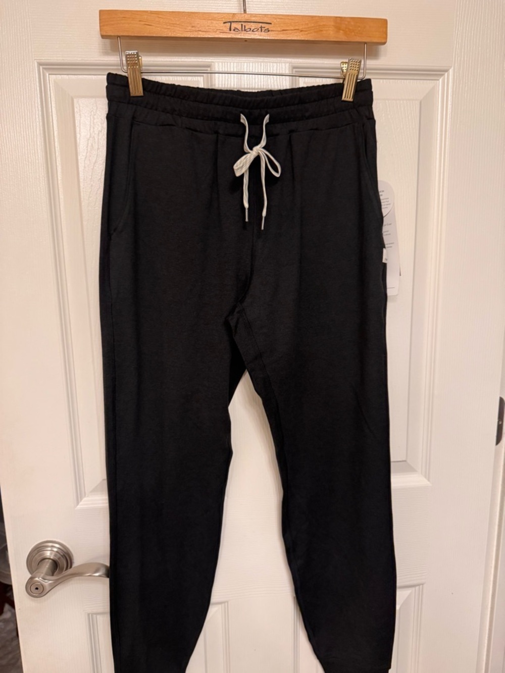 New - Vuori performance jogger in “Black heather”Jogger - Picture 2 of 7